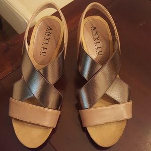 Awnyi Lu crisscross stretch sandal size 36 1/2